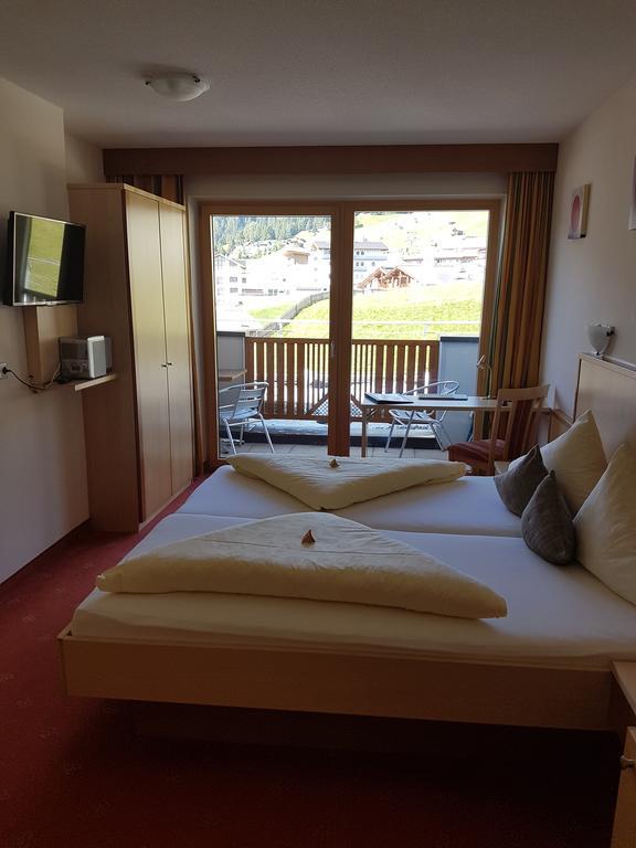 Hotel Garni Alpendiamant Fiss Bagian luar foto